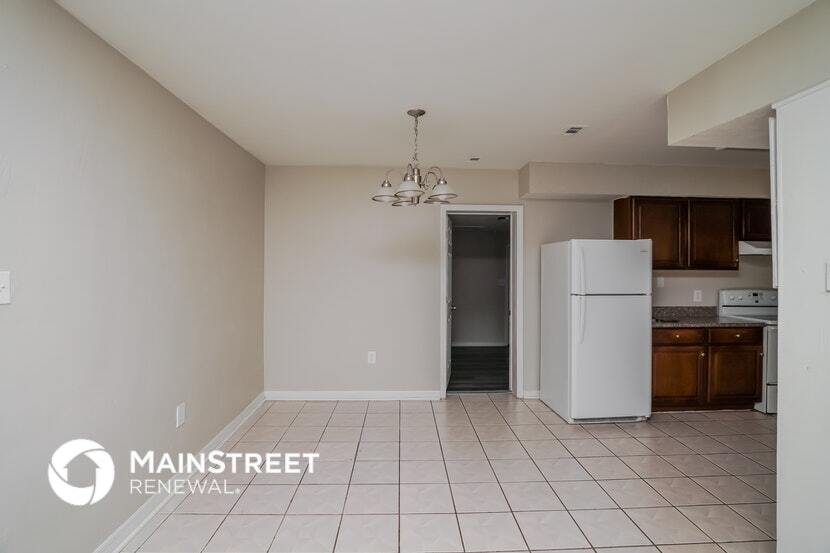 Building Photo - 6129 Hialeah St