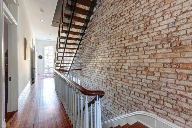 Building Photo - 415 Whitaker St