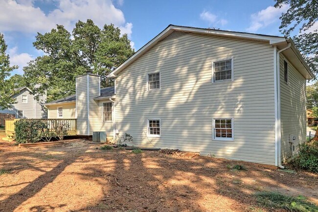 Building Photo - 2640 Tritt Ln