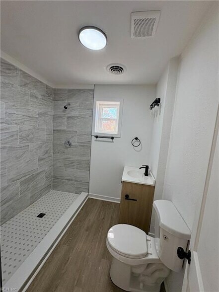 Building Photo - 889 W Main St