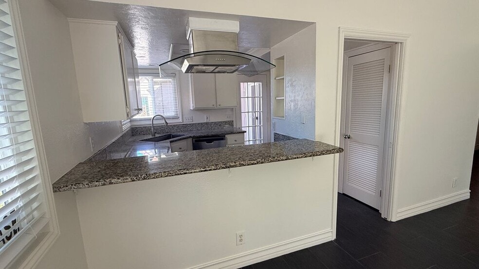 Building Photo - 28141 Montecito