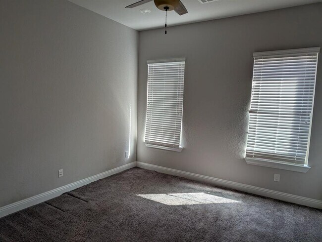 Building Photo - 10839 Texas Rose Dr