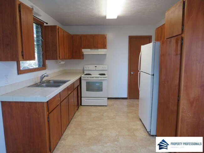 Building Photo - Well kept 3 bedroom in Hilo