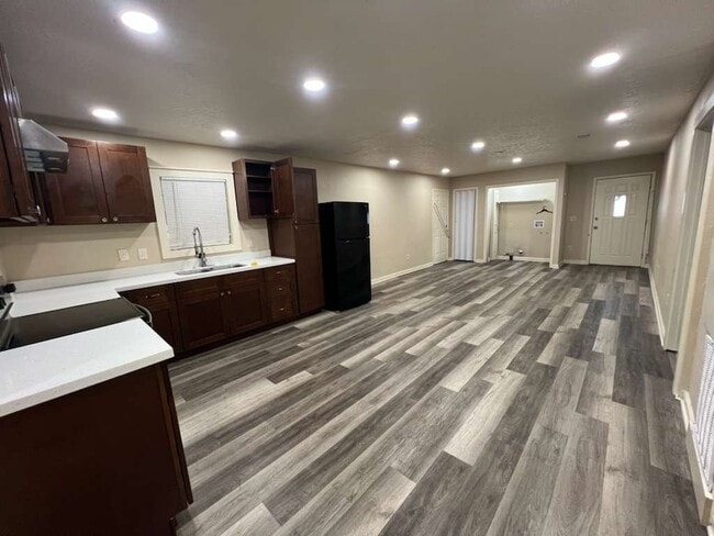 Building Photo - 4060 Usan St