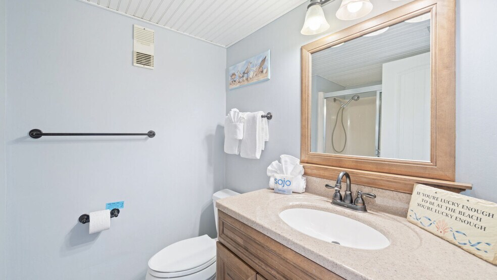 Building Photo - 7205 Thomas Dr