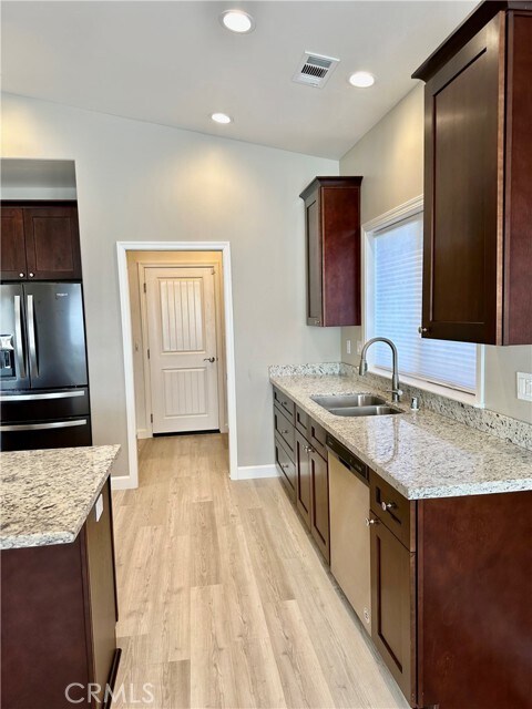 Building Photo - 655 Catala Wy