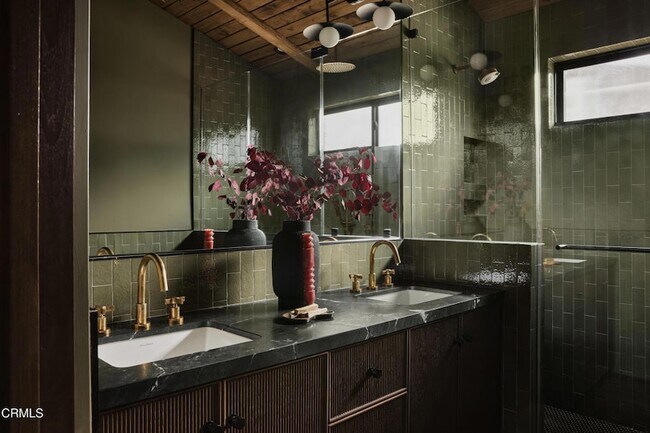 Building Photo - 12406 La Maida St