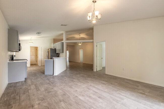 Building Photo - 109 Blue Daze Cir