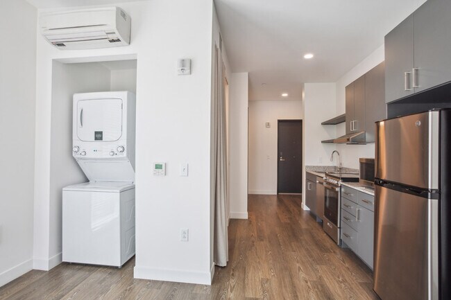 Sylvan Studio - Laundry - Broadview at Vanderbilt