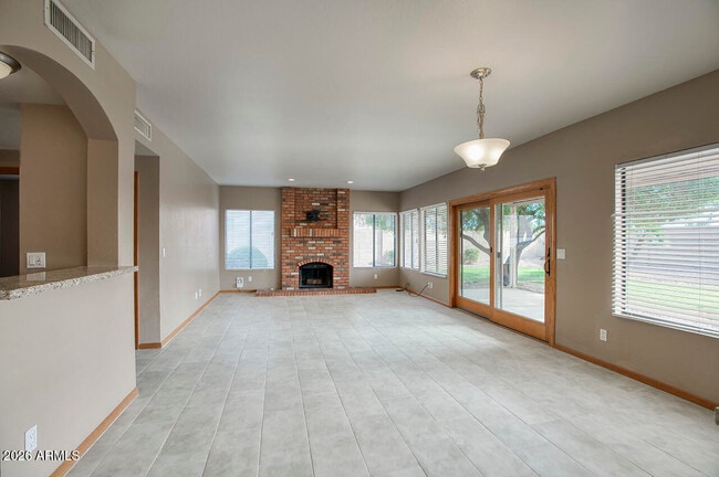 Building Photo - 151 E Jeanine Dr