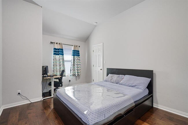 Building Photo - 138 Drury Ln