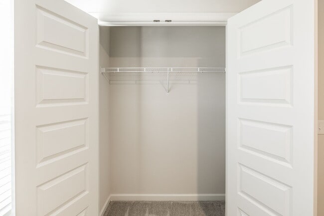 Building Photo - 616 Emerson Ln