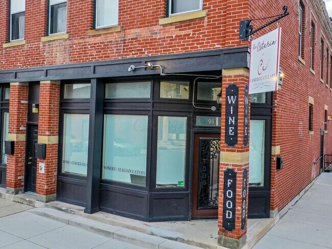 Building Photo - 1014 E Long St