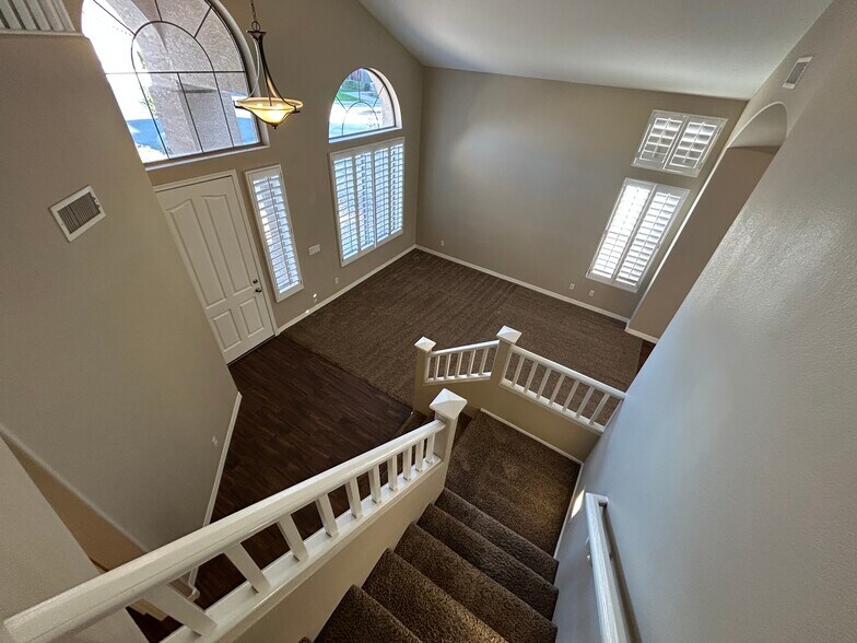 Building Photo - 5163 W Village Dr