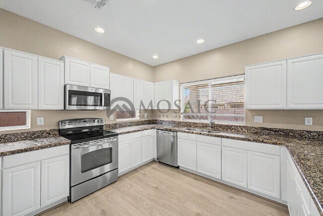 Building Photo - 3356 E Mayberry Ave