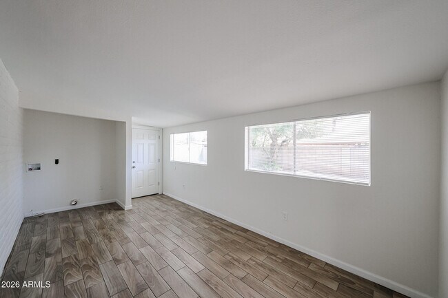 Building Photo - 3119 W Country Gables Dr