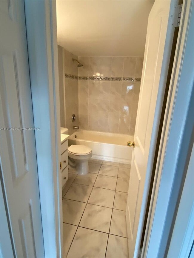 Building Photo - 1042 Adams Ave