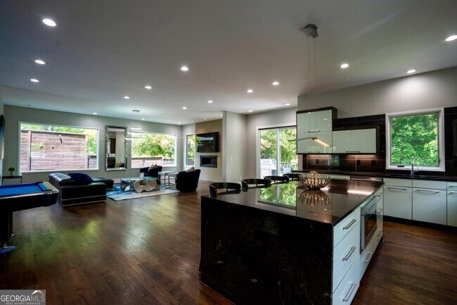 Building Photo - 1099 Vista Trail NE