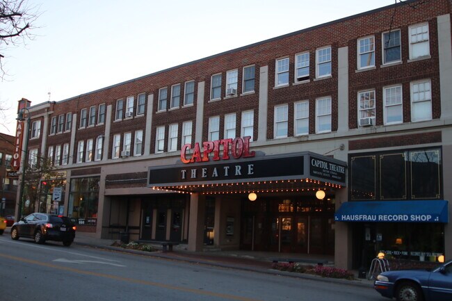 Building Photo - 1345 W 65th St