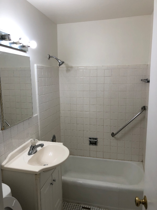 Building Photo - 2413 Brentwood Pkwy