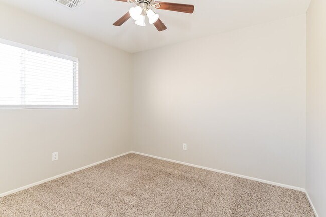 Building Photo - 6192 Windmill Island Ave