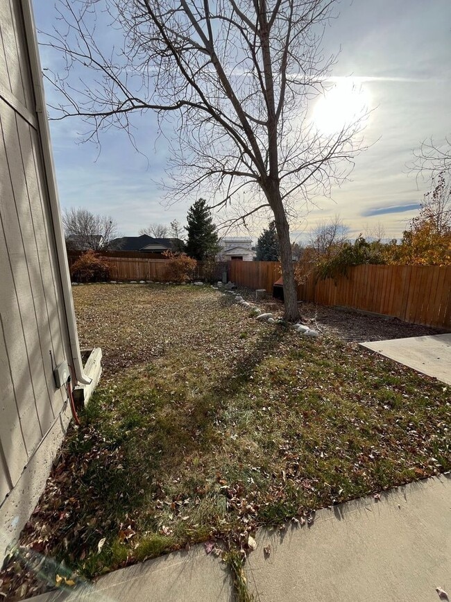 Building Photo - 905 Pasque Dr