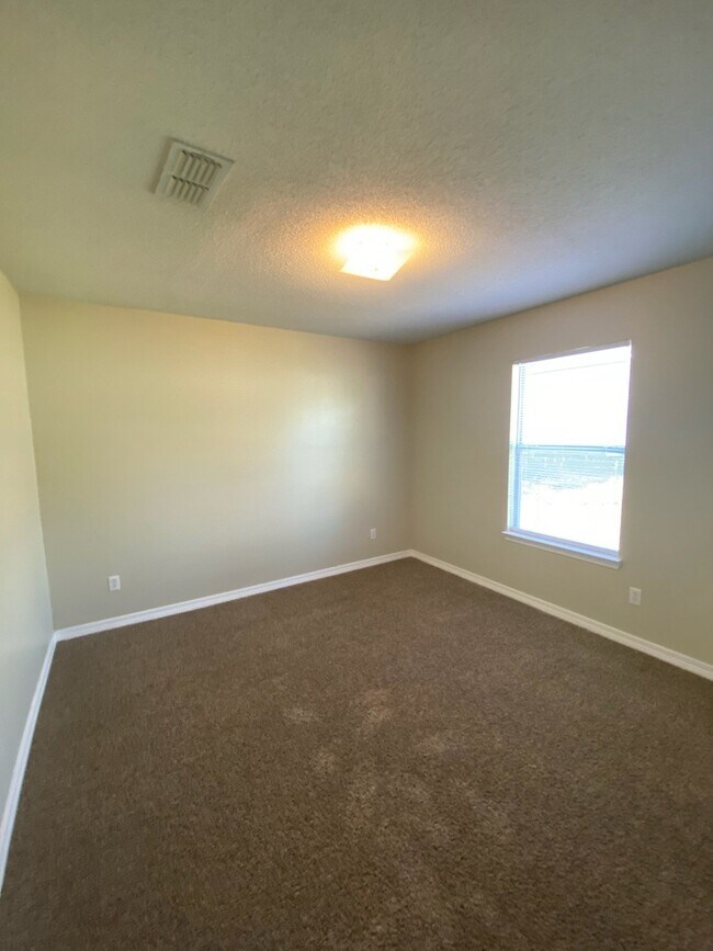 Building Photo - 286 Limestone Cir