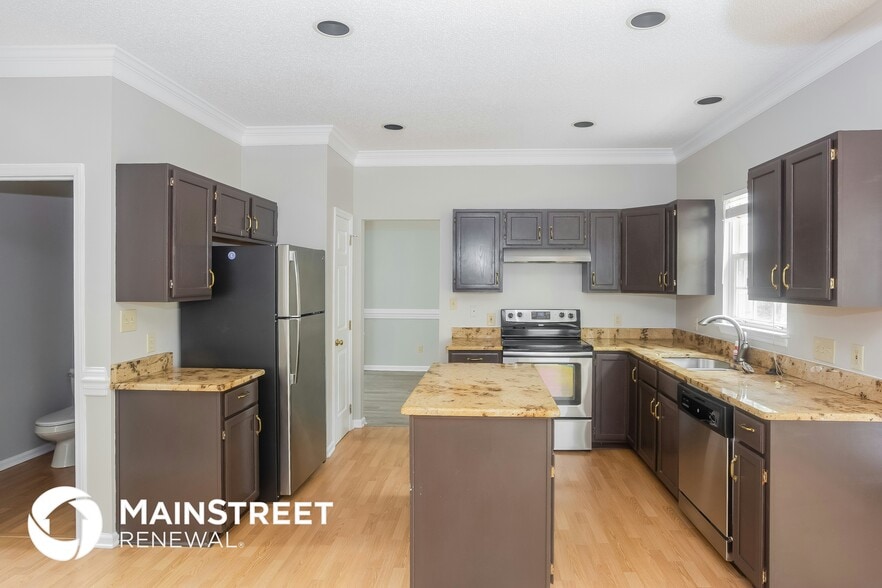 Building Photo - 2604 Yarrow Rd