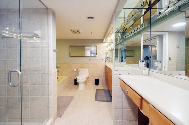 Building Photo - 2480 Presidential Way