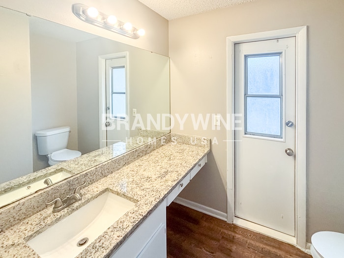 Building Photo - 734 Sandy Creek Dr