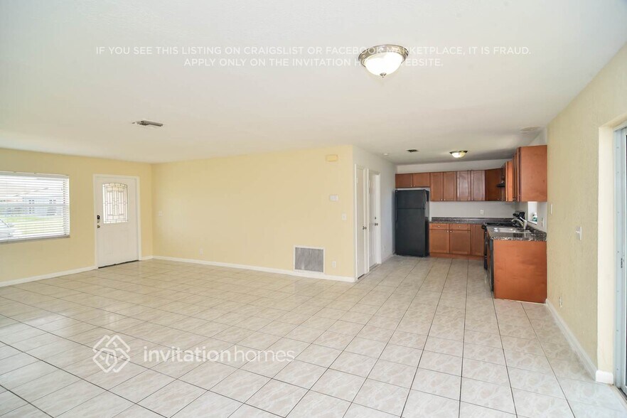 Building Photo - 479 NW 19th Ct