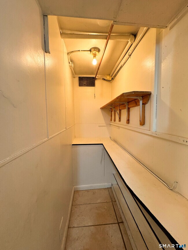 Building Photo - 3 Church St