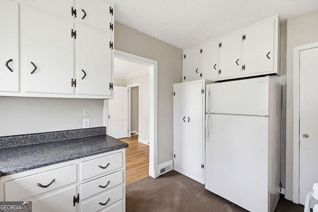 Building Photo - 1911 N Decatur Rd