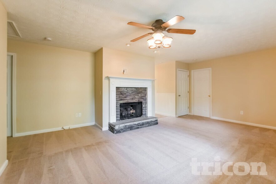 Building Photo - 441 Dillon Dr
