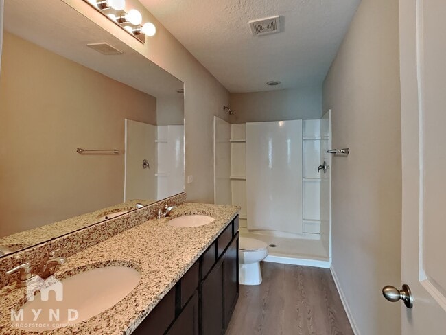 Building Photo - 758 Henley Ct