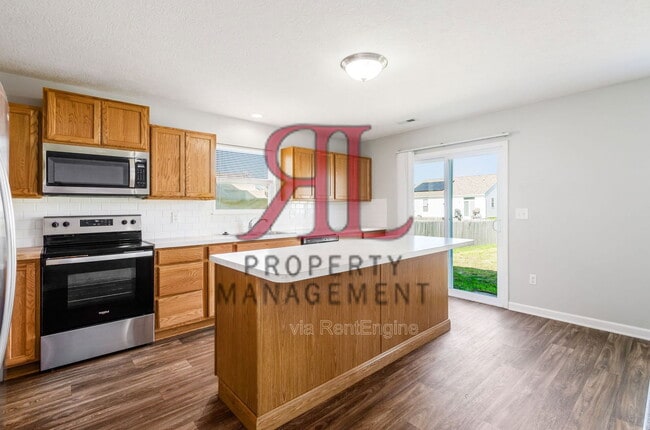 Building Photo - 5622 Branchville Dr