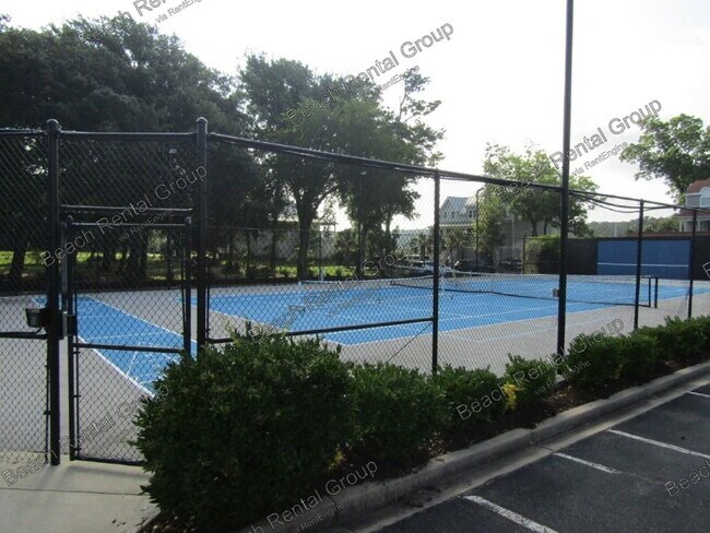 Building Photo - 4396 Baldwin Ave
