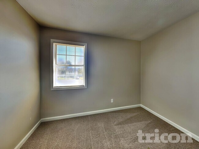 Building Photo - 868 Ashwood Crossing