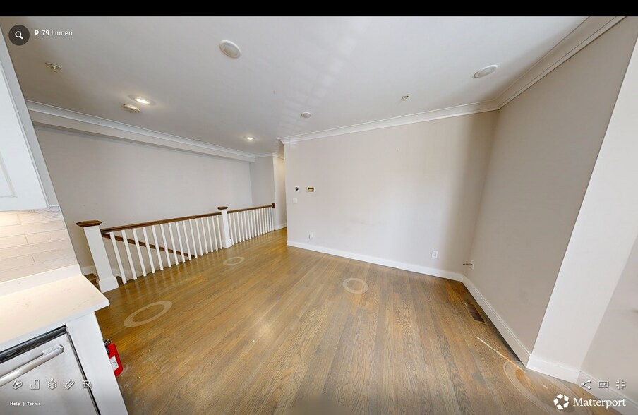 Primary Photo - 79 Linden St