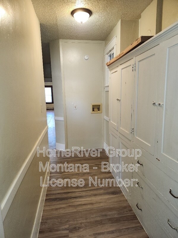 Building Photo - 542 S 3rd St W