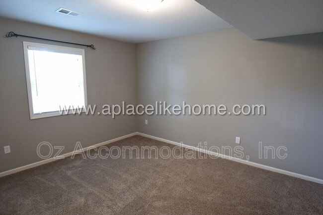 Building Photo - 6303 W 155th Pl
