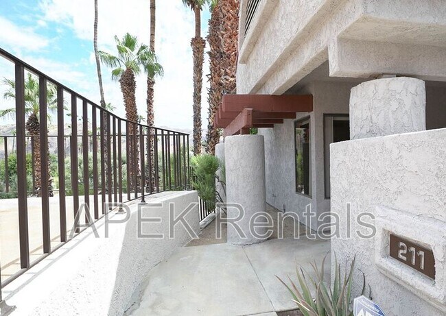 Building Photo - 211 Canyon Cir N