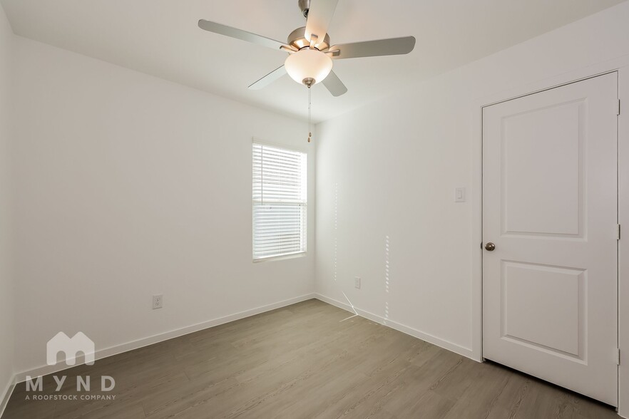 Building Photo - 2765 Mistwood Dr