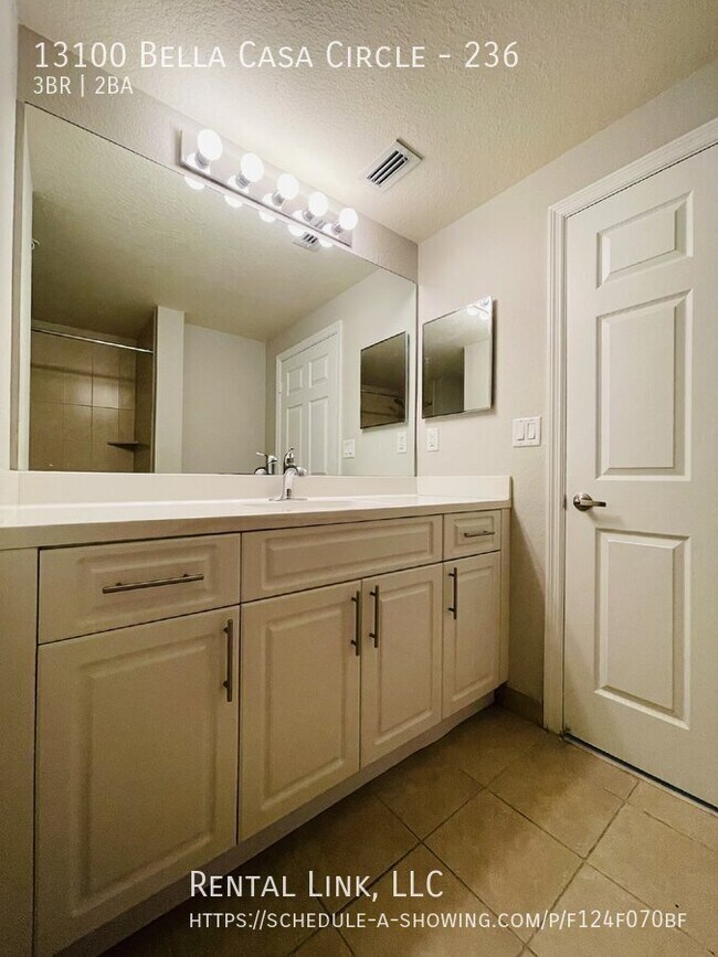 Building Photo - 13100 Bella Casa Cir