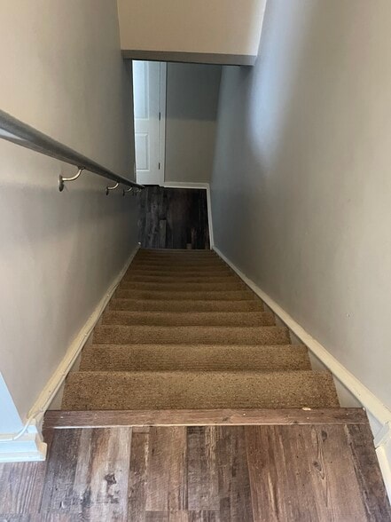 Building Photo - 4799 1/2 Silverwood St