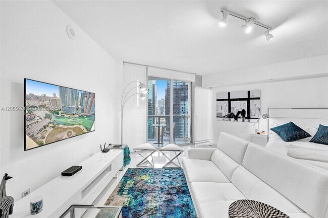 Building Photo - 475 Brickell Ave