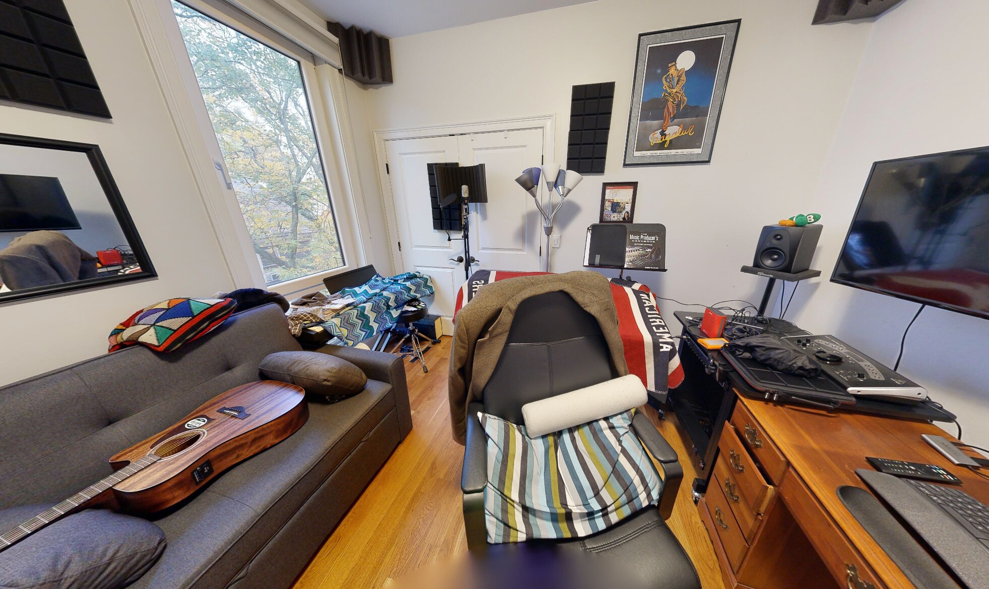 Building Photo - 168 Hampshire St