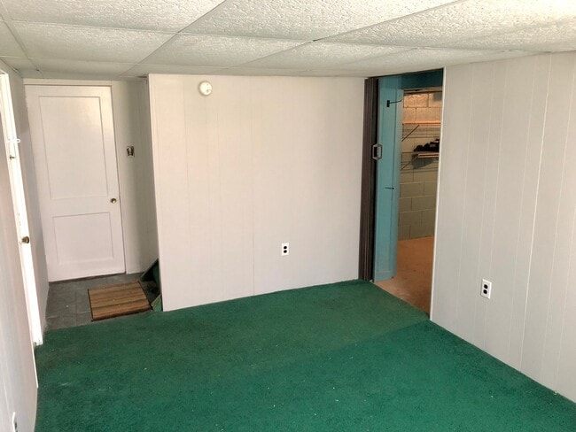 Building Photo - Perfectly Located 3 Bedroom W/ 2 Full Bathroom Home In Heart of North Allegheny School District