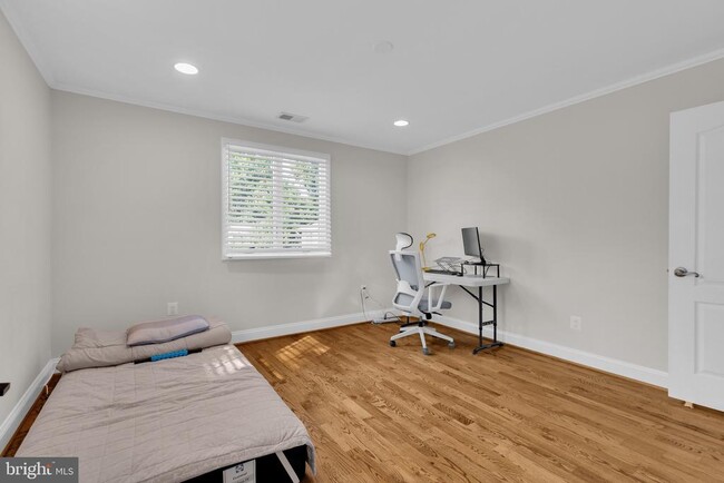 Building Photo - 7205 Van Ness Ct