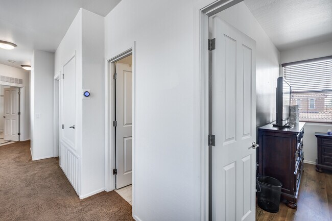 Building Photo - 11956 W Fillmore St